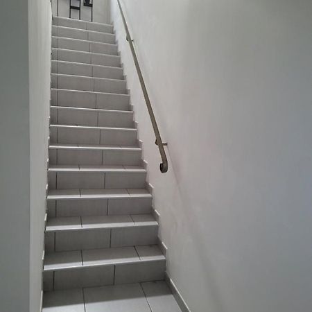 Appartement Avec Exterieur Aigues-Mortes Bagian luar foto