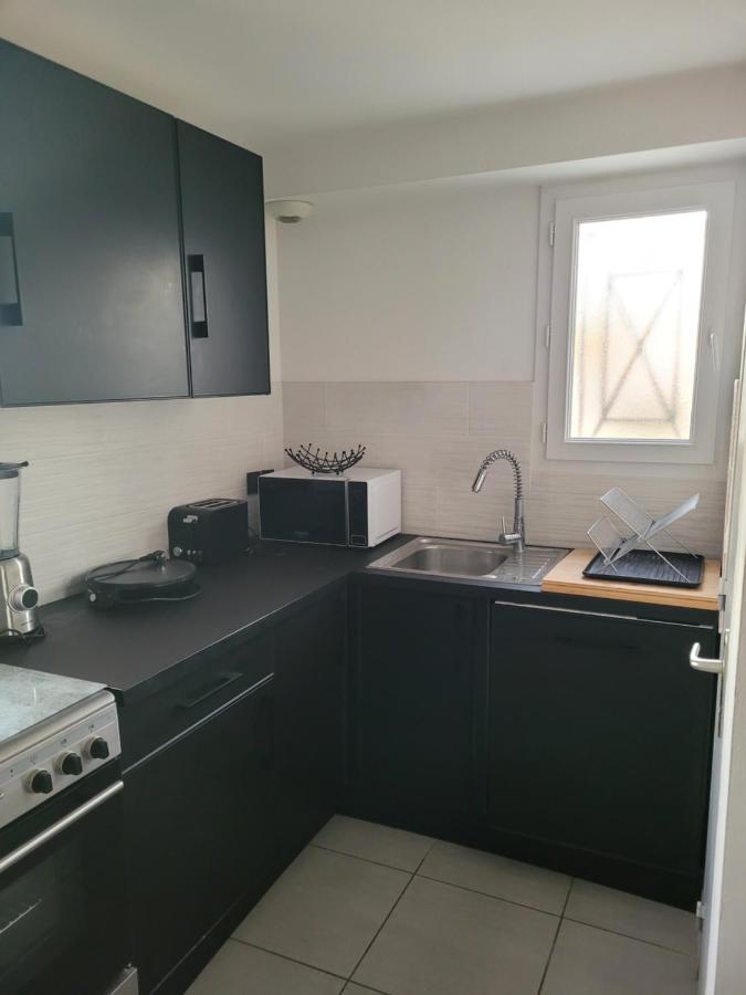 Appartement Avec Exterieur Aigues-Mortes Bagian luar foto