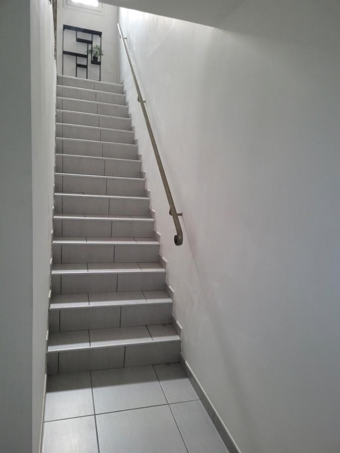 Appartement Avec Exterieur Aigues-Mortes Bagian luar foto