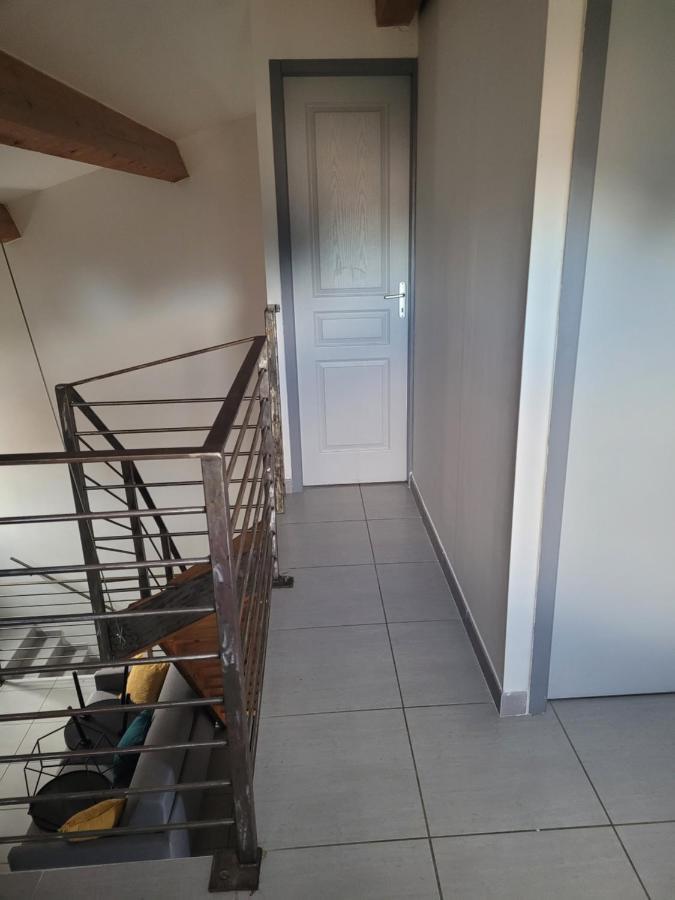 Appartement Avec Exterieur Aigues-Mortes Bagian luar foto