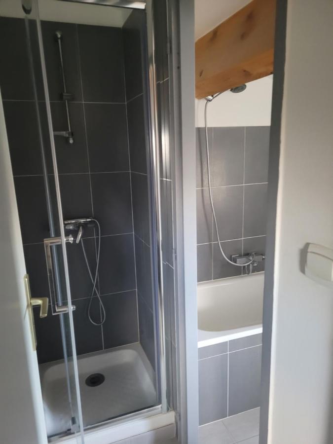 Appartement Avec Exterieur Aigues-Mortes Bagian luar foto